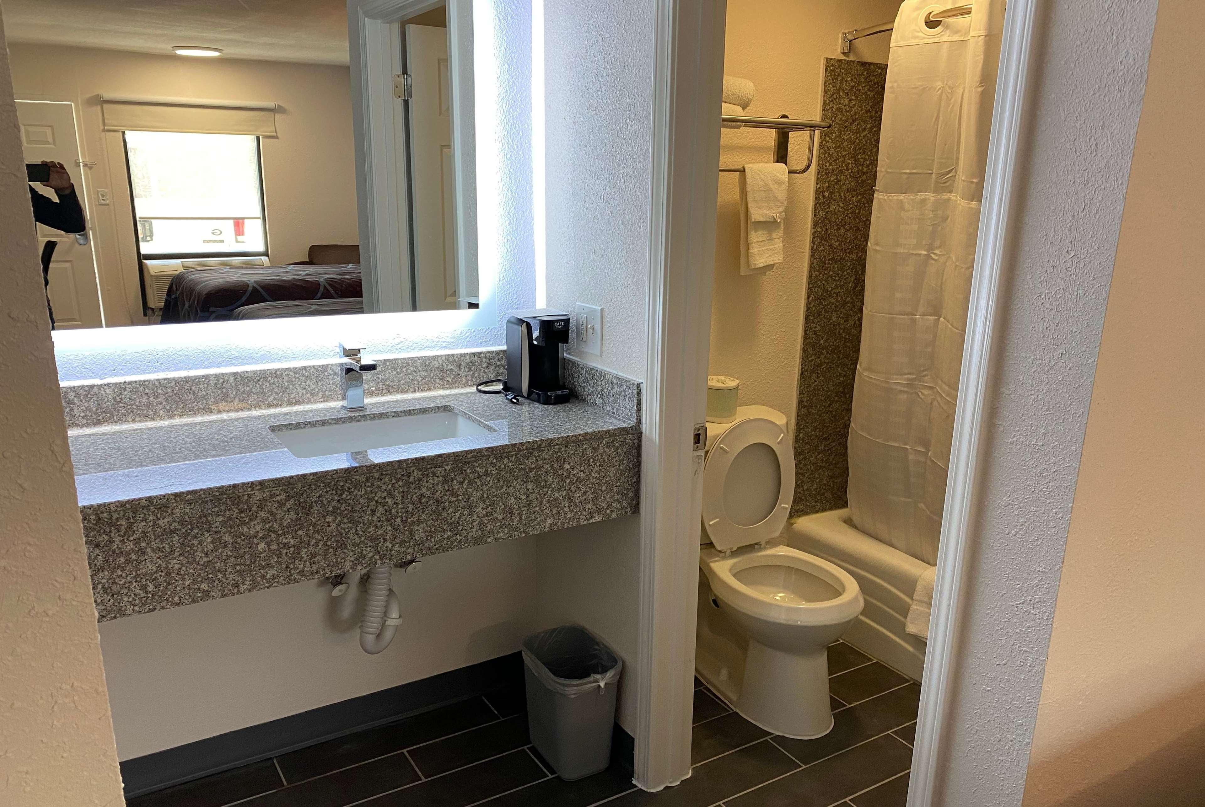 מלון Super 8 By Wyndham Marietta/West/Atl Area מראה חיצוני תמונה