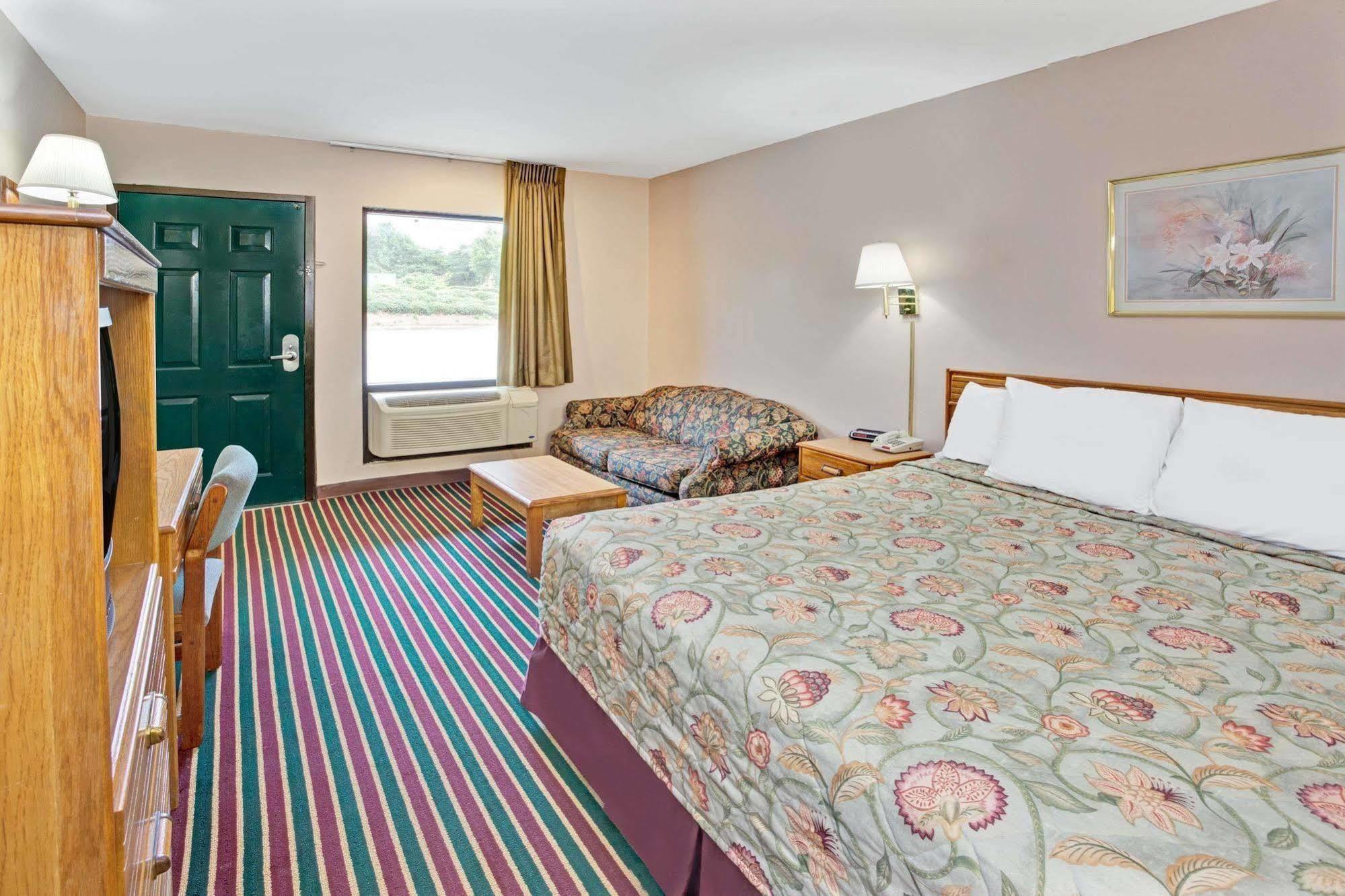 מלון Super 8 By Wyndham Marietta/West/Atl Area מראה חיצוני תמונה